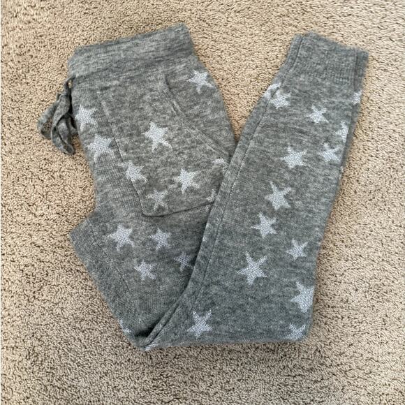 Ann Taylor Grey and Silver Star Lounge PJ SET - Picture 4 of 11
